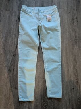 Light Blue GAP Women’s Jeans - Classic Slim Fit